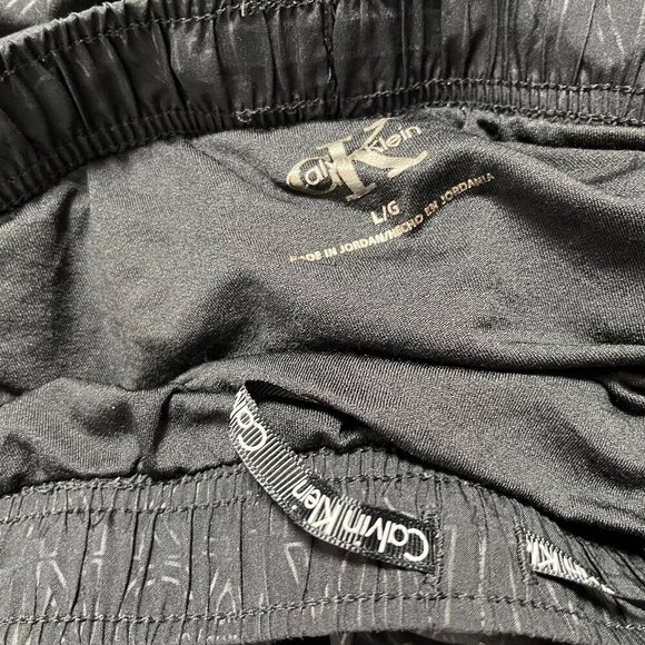 Calvin Klein Women's Black Printed 3" Running Shorts - Size Large - Picture 5 of 5